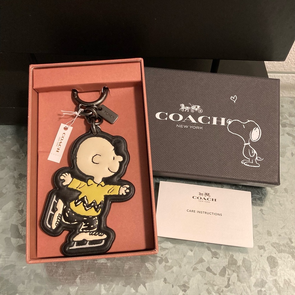Coach Peanuts Hangtag